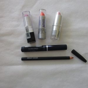 NEW!   -   5  Lipsticks/Lip liner